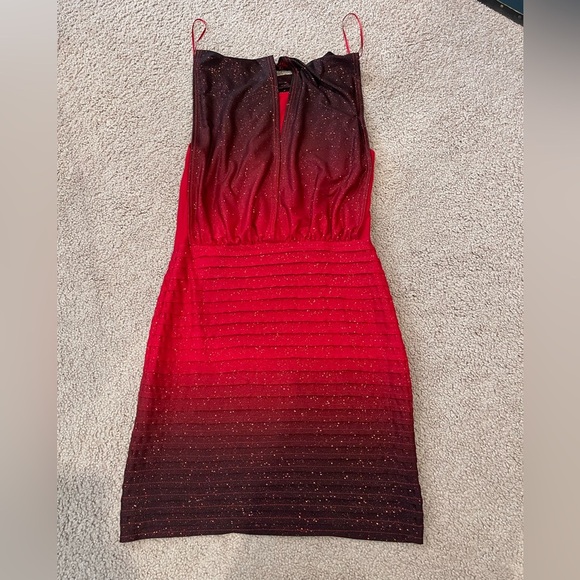 Women's R&M RICHARDS red glitter ruffled sleveless MiniDress - Picture 10 of 11